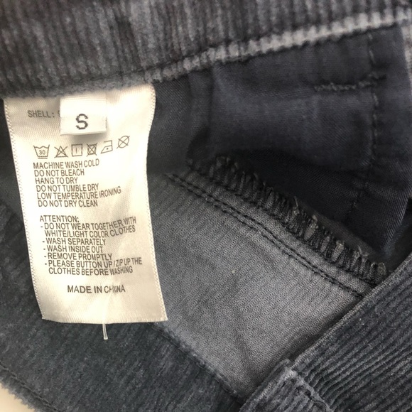 Brandy Melville navy skirt - Picture 2 of 6